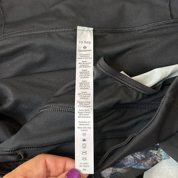 Lululemon Speed Up Short 2.5" Glacier Camo Starlight Multi / Black, size 10 NWOT - Picture 6 of 13